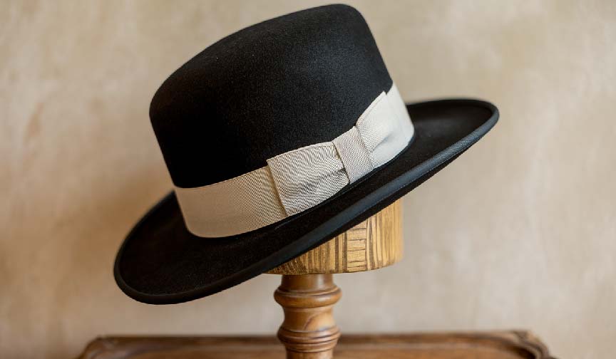 The Classic Derby Hat: A Timeless Fashion Statement